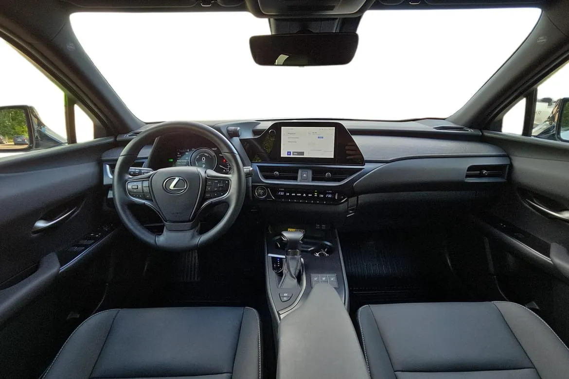 Vehicle image 7