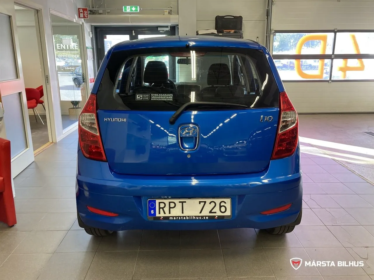Vehicle image 6