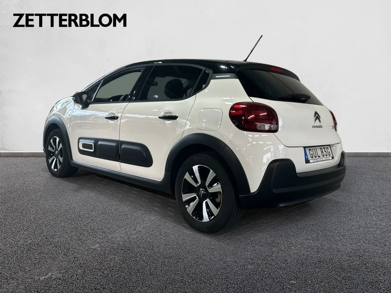 Vehicle image 5