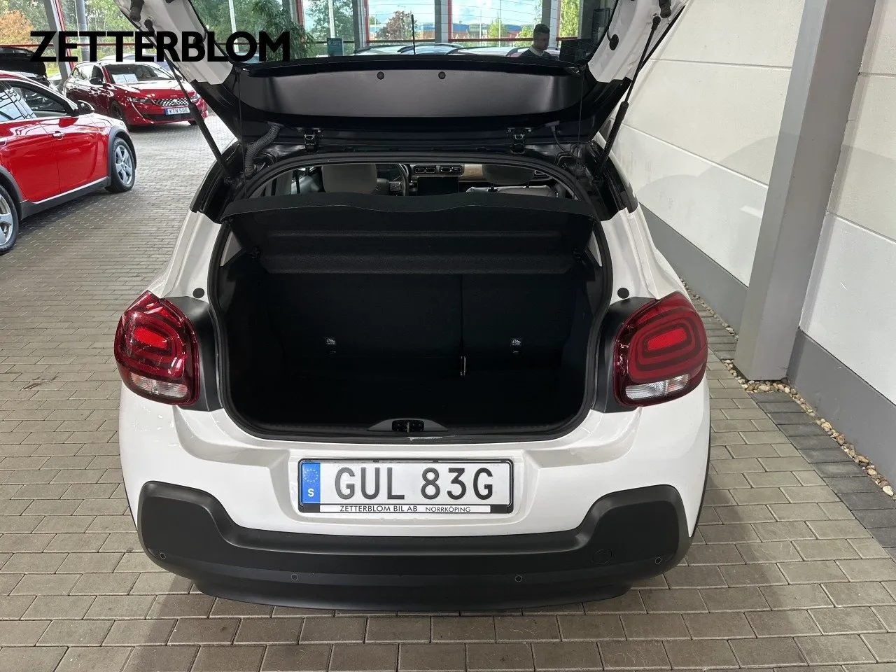 Vehicle image 10
