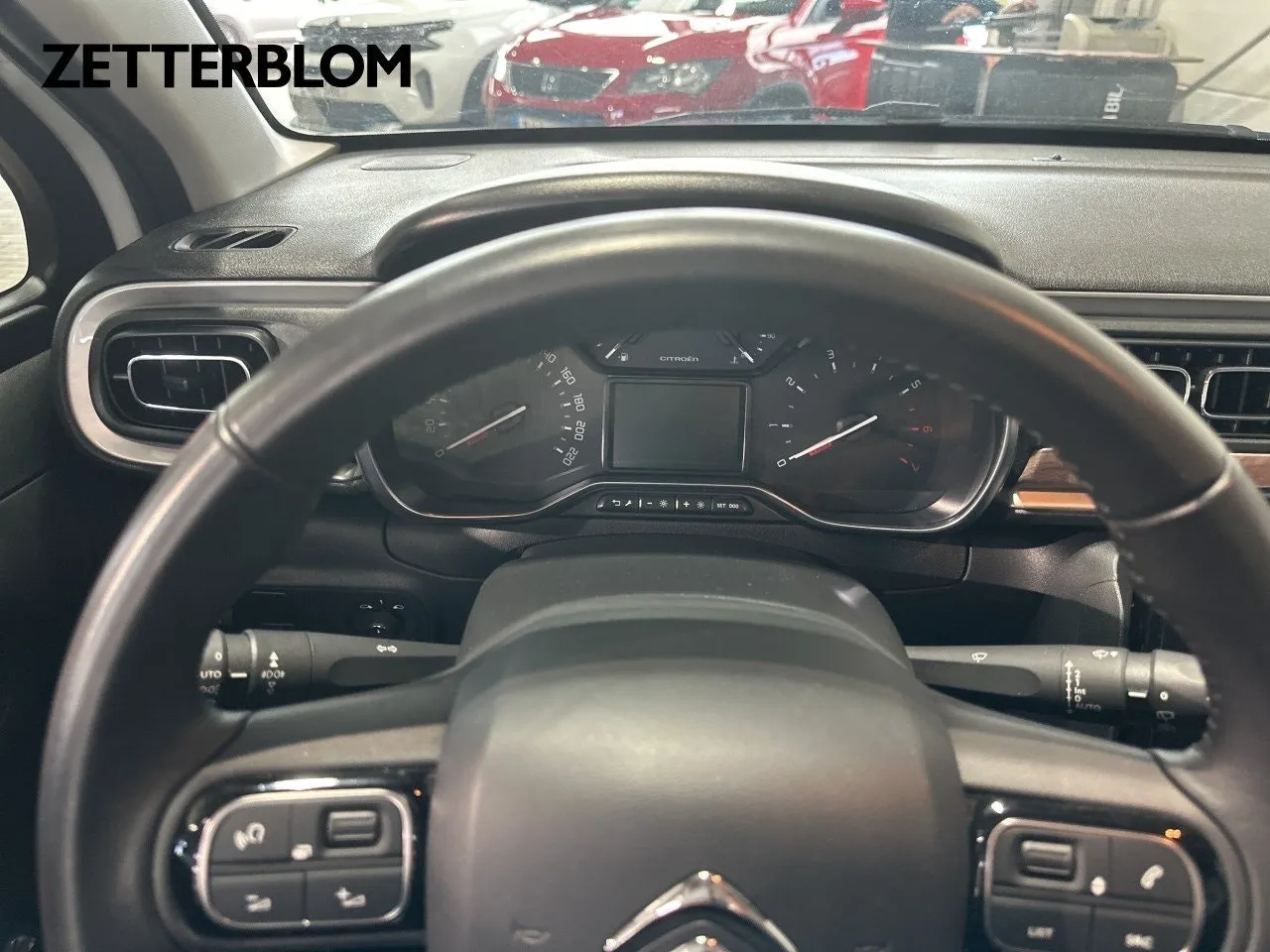 Vehicle image 21