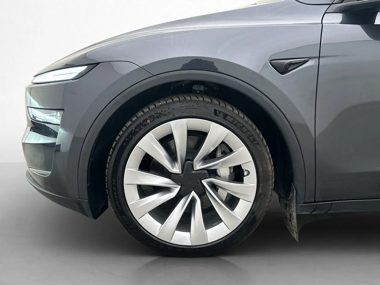 Vehicle image 30