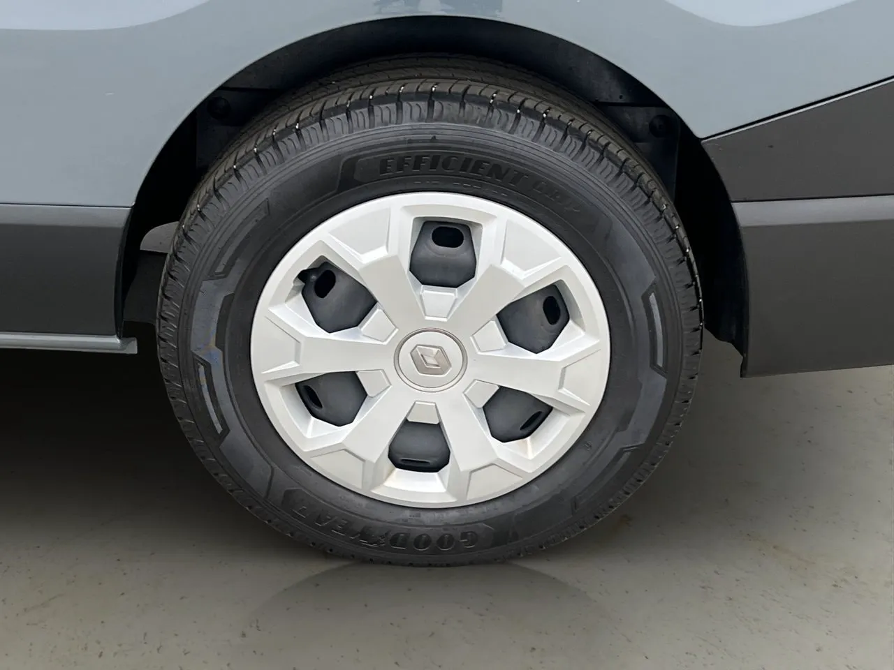 Vehicle image 30