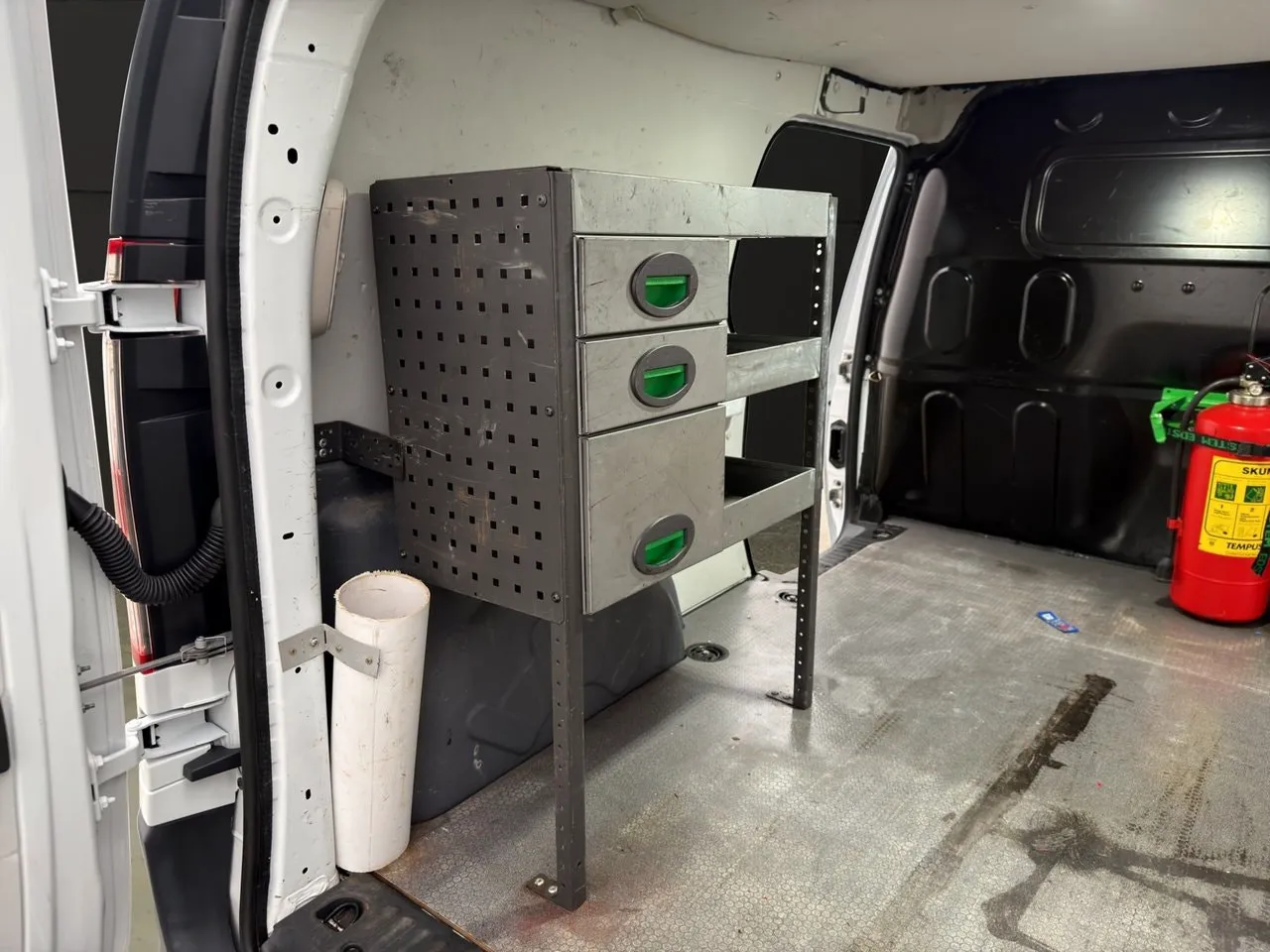 Vehicle image 14