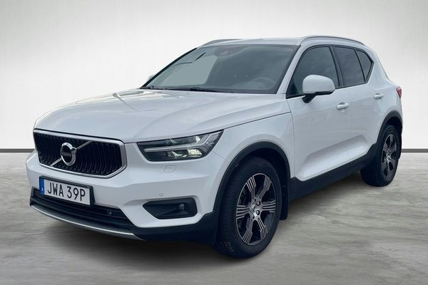 Volvo XC40 B4 FWD Bensin Momentum Advanced SE - 2021