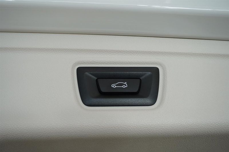 BMW 330 bild 7