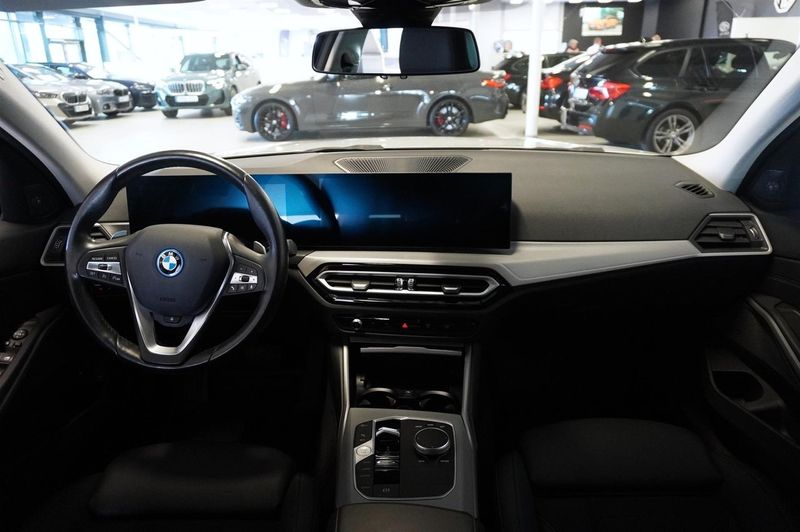 BMW 330 bild 12