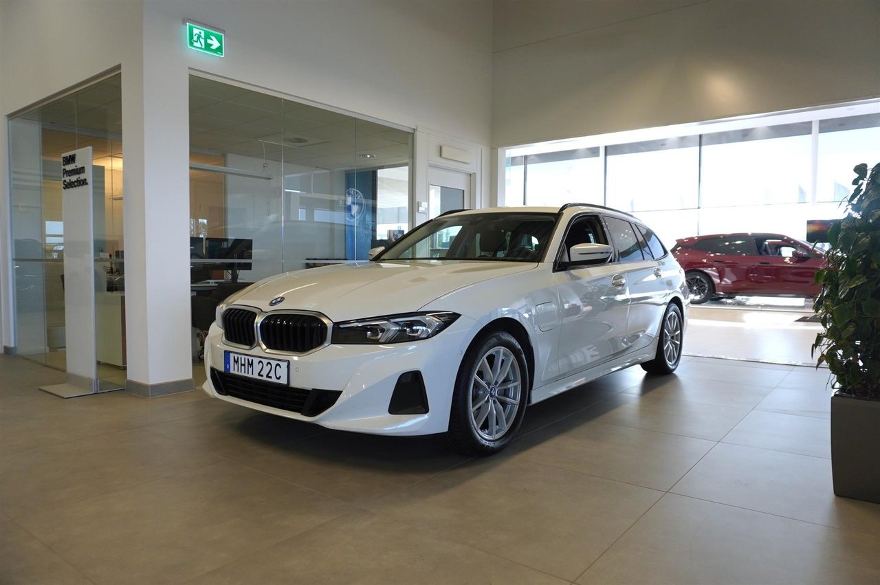 BMW 330