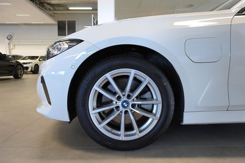 BMW 330 bild 3