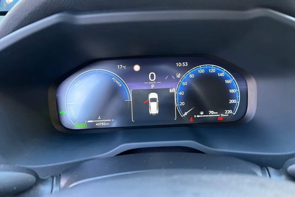 Vehicle image 15