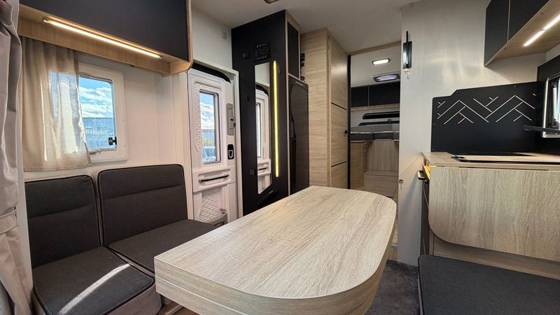 Challenger 337 bild 9