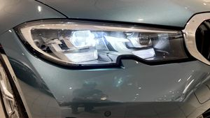 BMW 330 bild 17