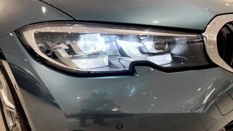 BMW 330 bild 17