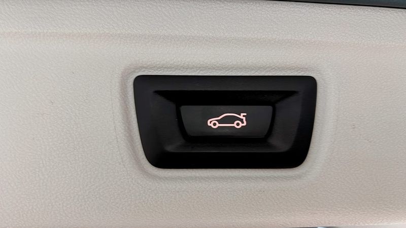 BMW 330 bild 15
