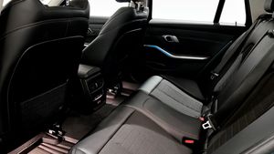 BMW 330 bild 12