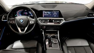 BMW 330 bild 11