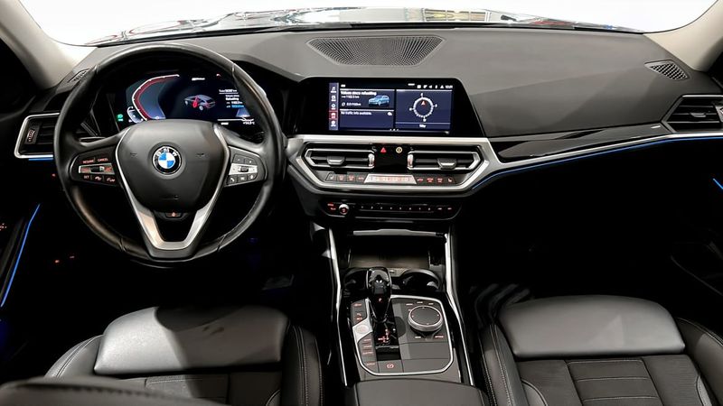 BMW 330 bild 11