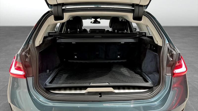 BMW 330 bild 13