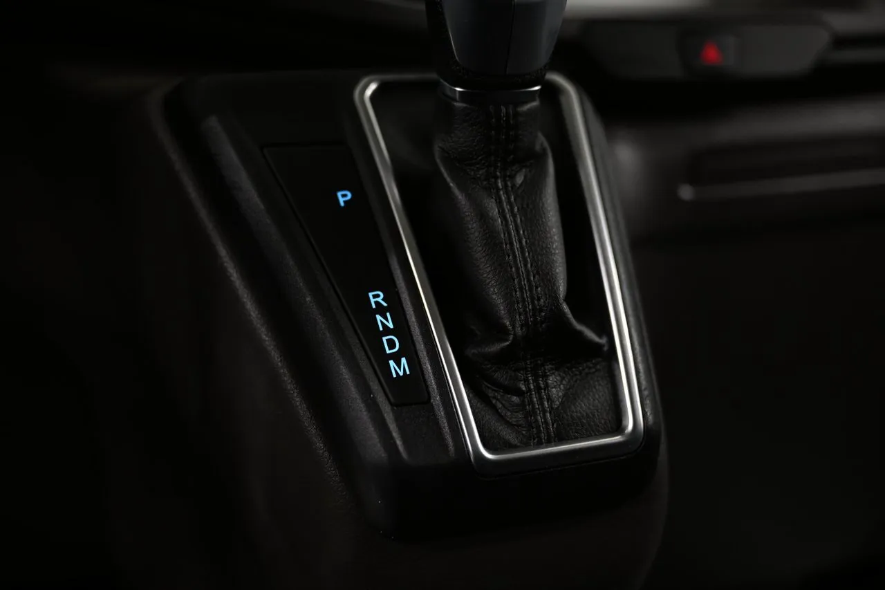 Vehicle image 28