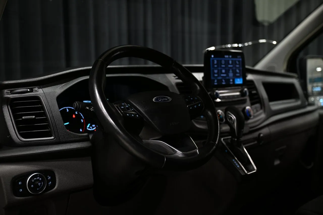 Vehicle image 21