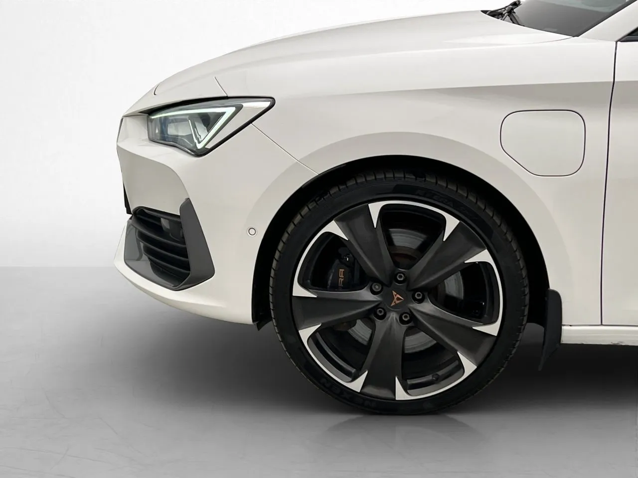 Vehicle image 30