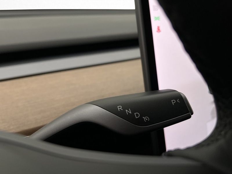 Tesla Model Y bild 20