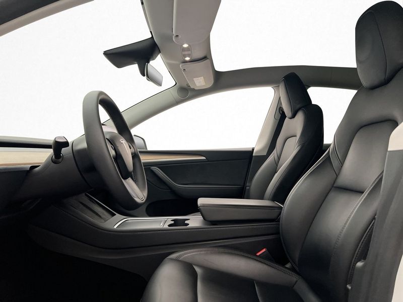 Tesla Model Y bild 13