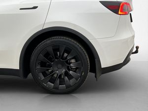 Tesla Model Y bild 32