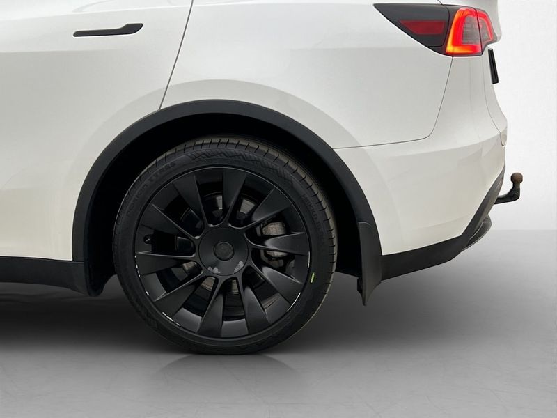 Tesla Model Y bild 32