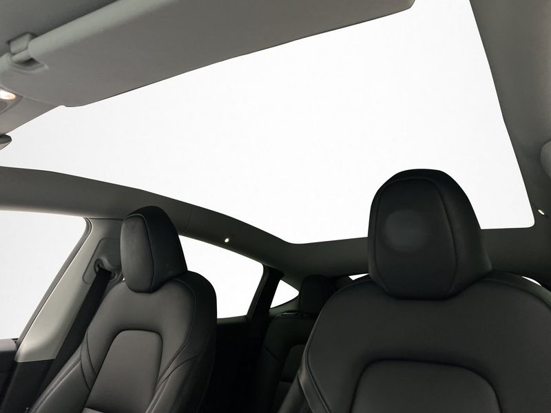 Tesla Model Y bild 19