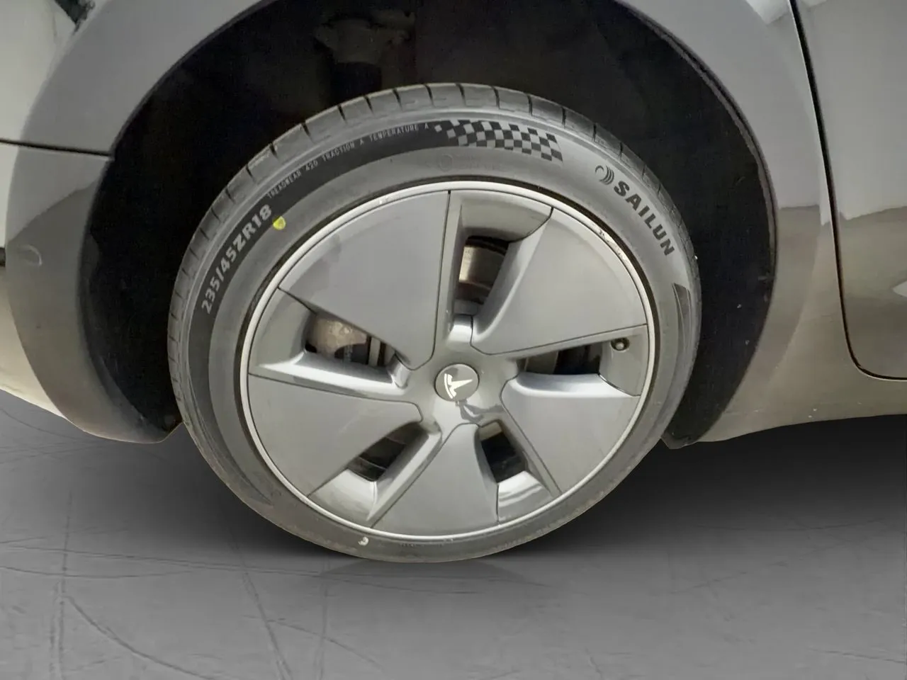 Vehicle image 32