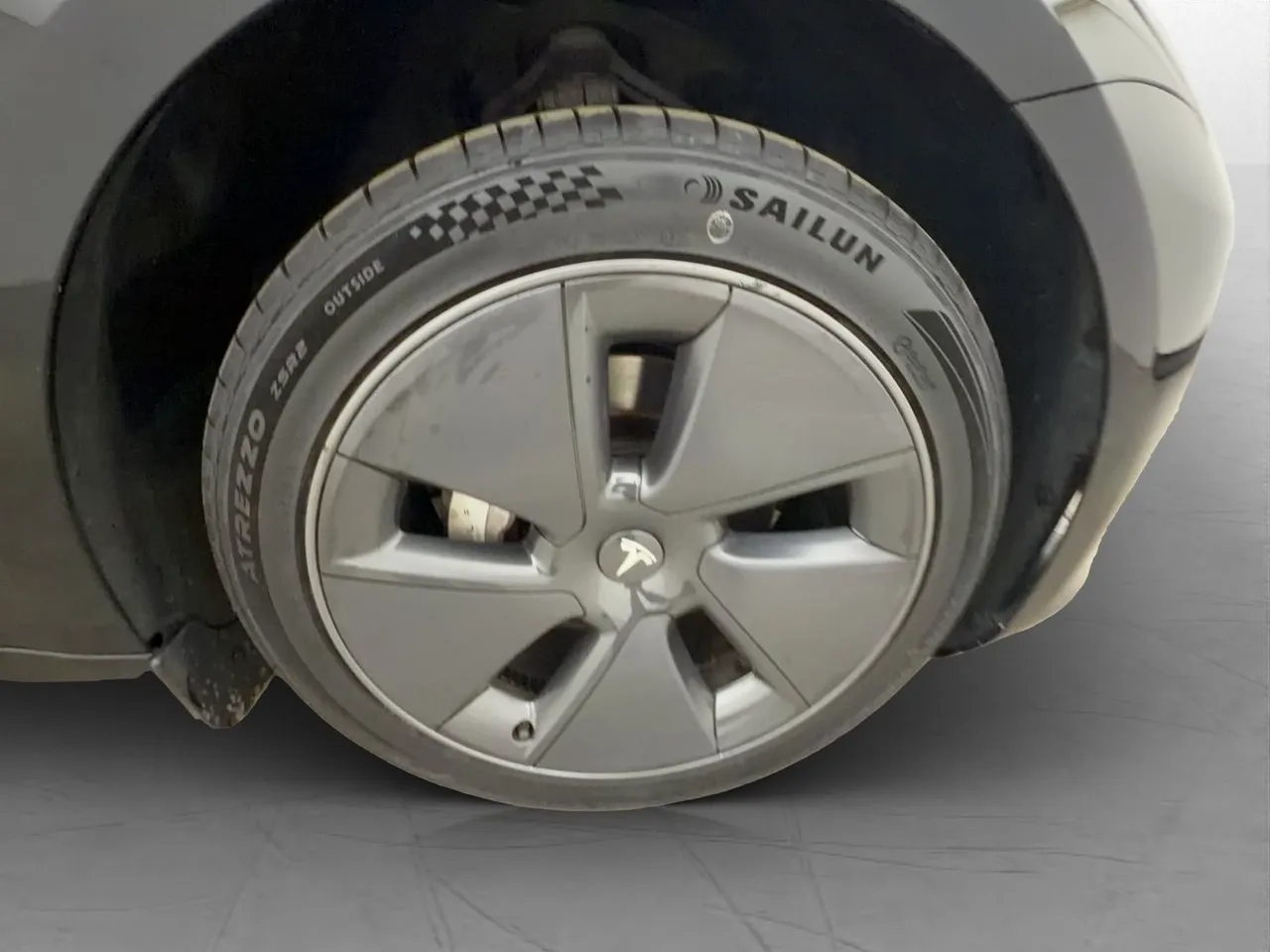Vehicle image 33