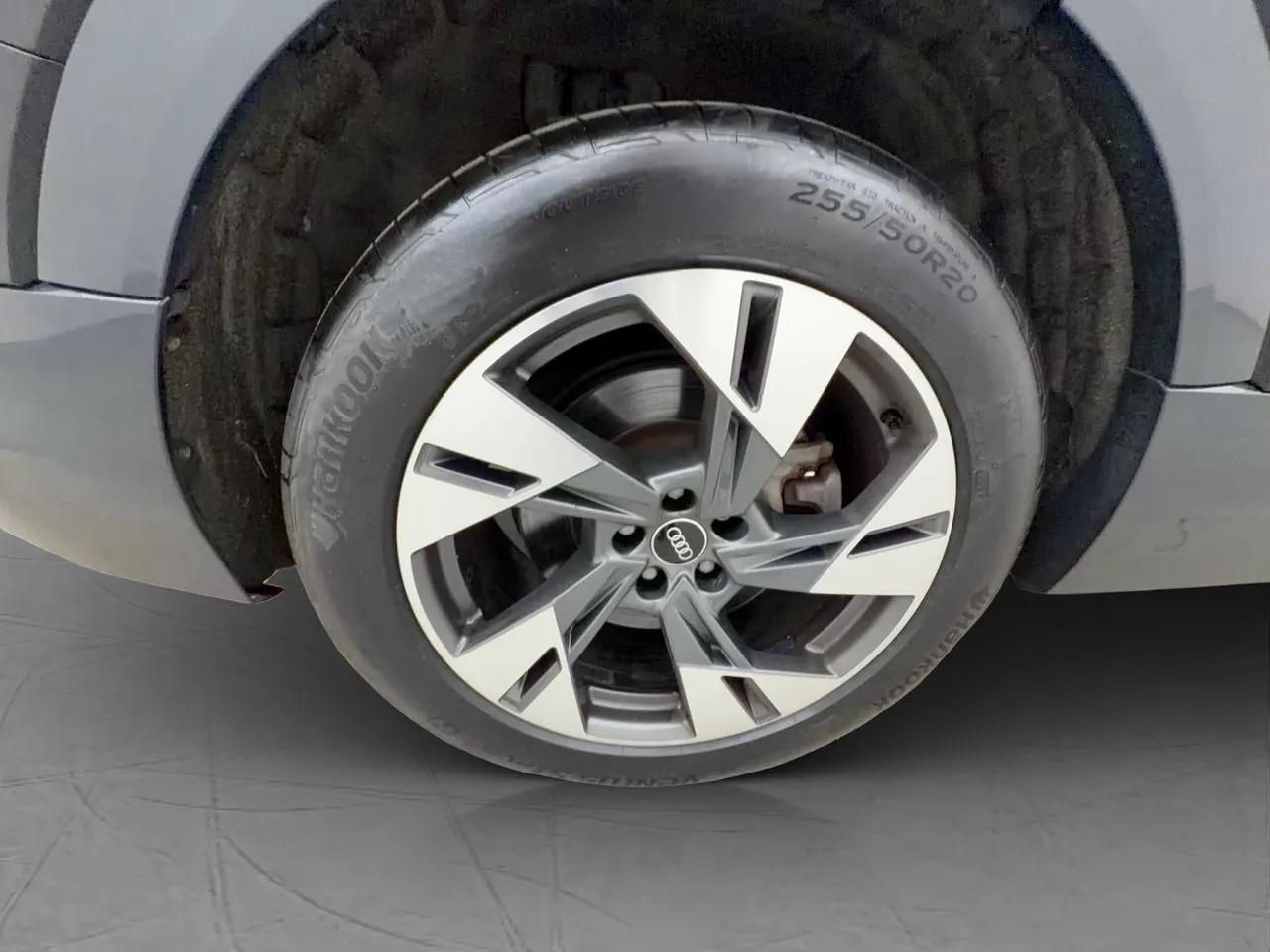 Vehicle image 32