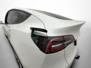 Tesla Model Y bild 11