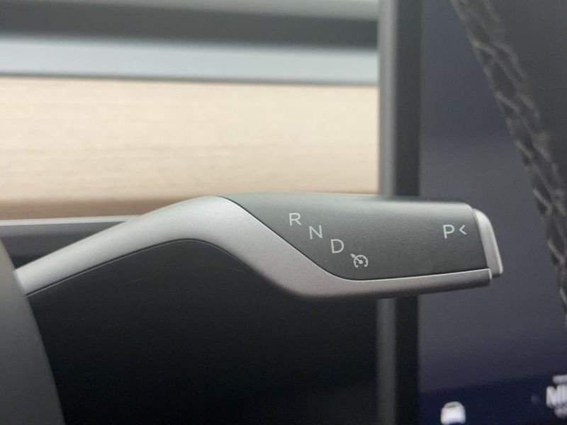 Tesla Model Y bild 28