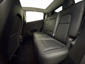 Tesla Model Y bild 18