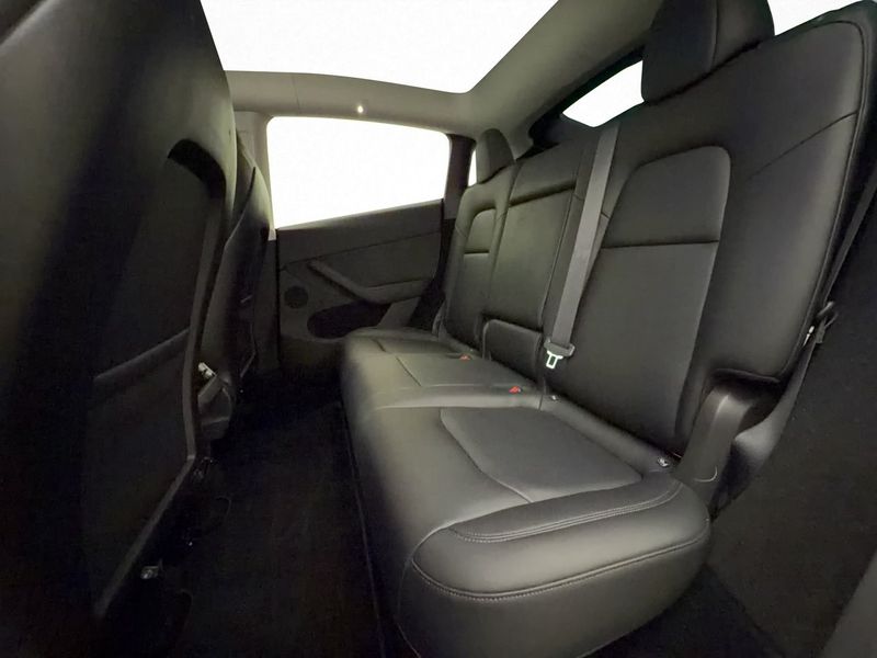 Tesla Model Y bild 18