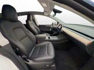 Tesla Model Y bild 12