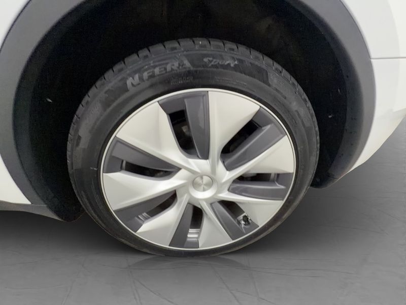 Tesla Model Y bild 30
