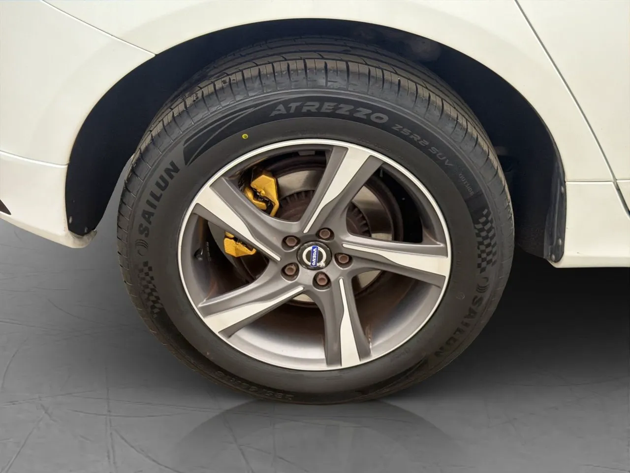 Vehicle image 30