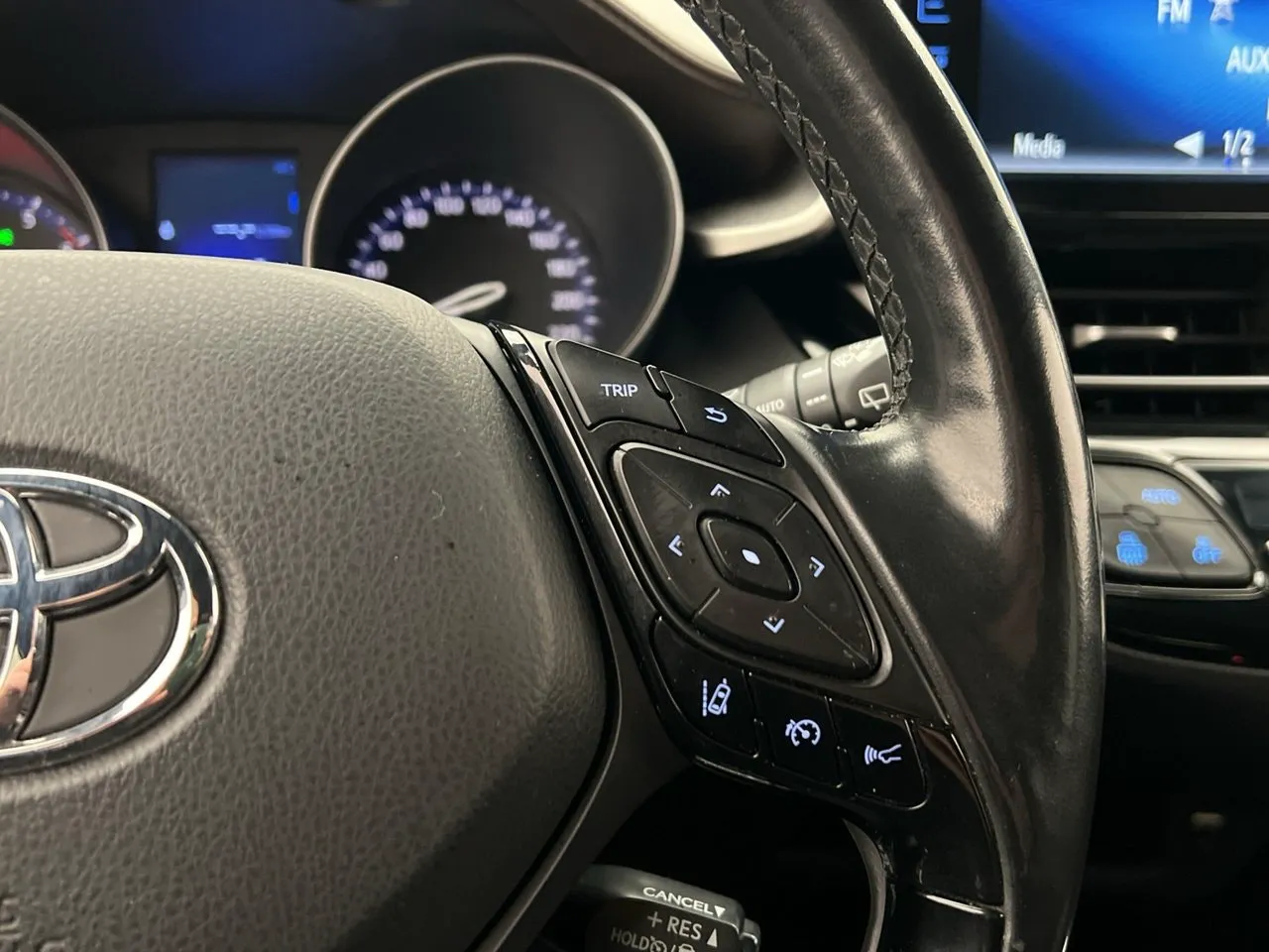 Vehicle image 20
