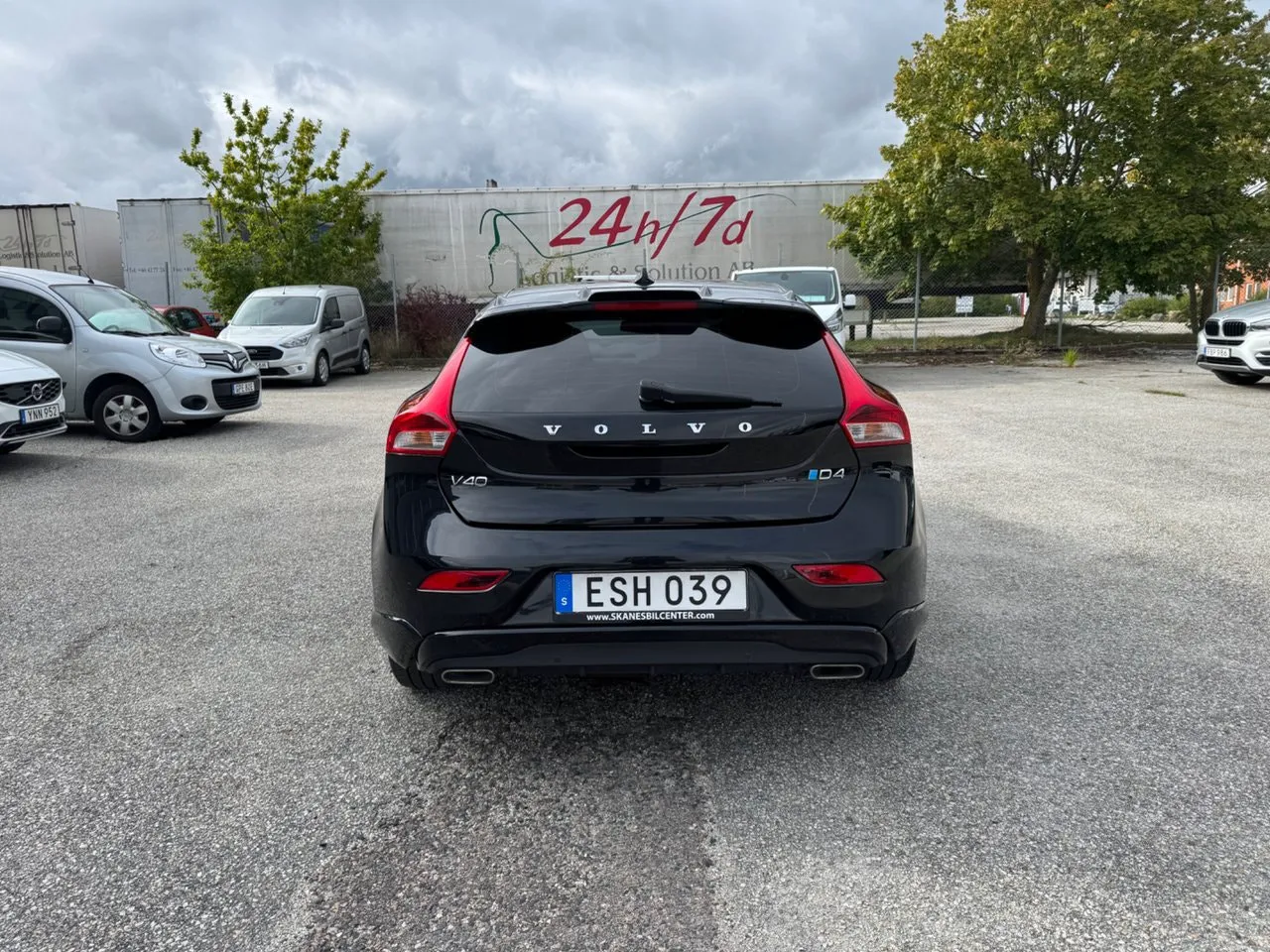 Vehicle image 7