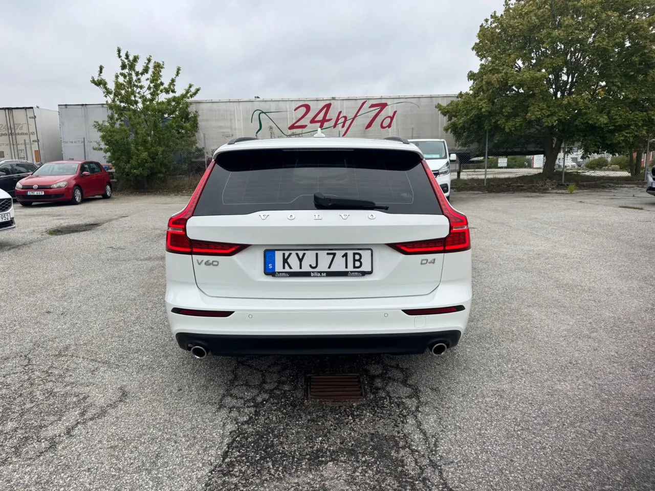 Vehicle image 7