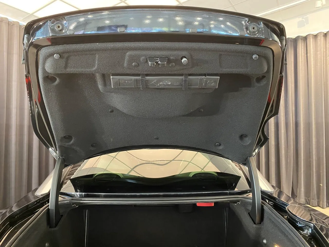 Vehicle image 33