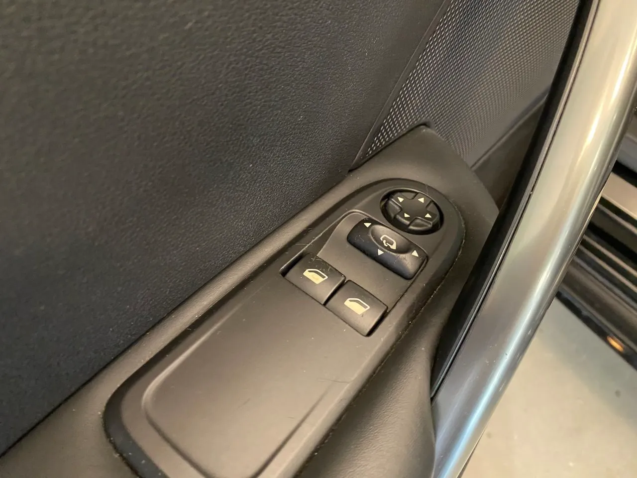 Vehicle image 36