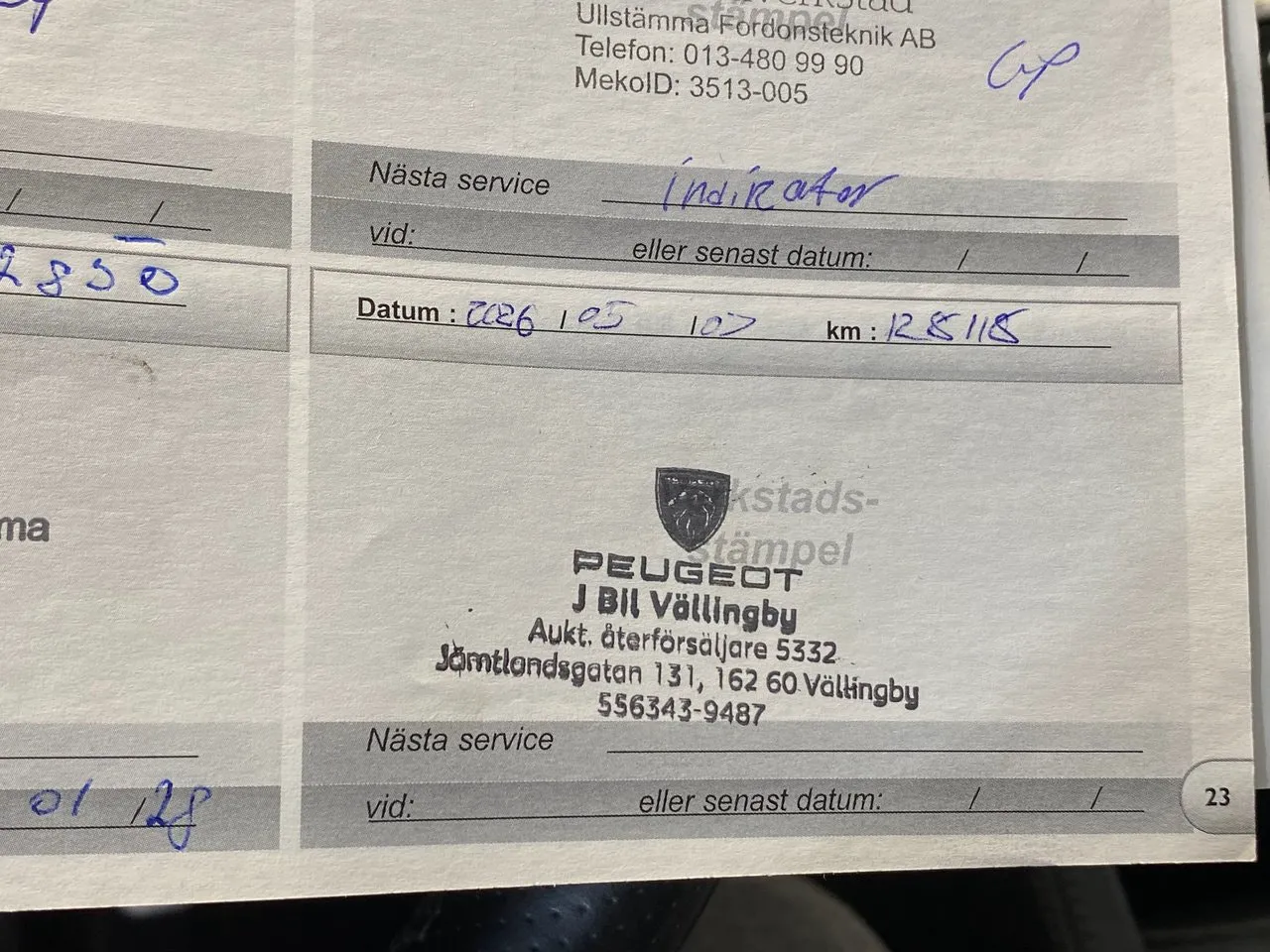 Vehicle image 30