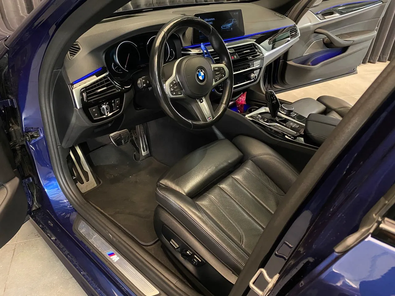 Vehicle image 22