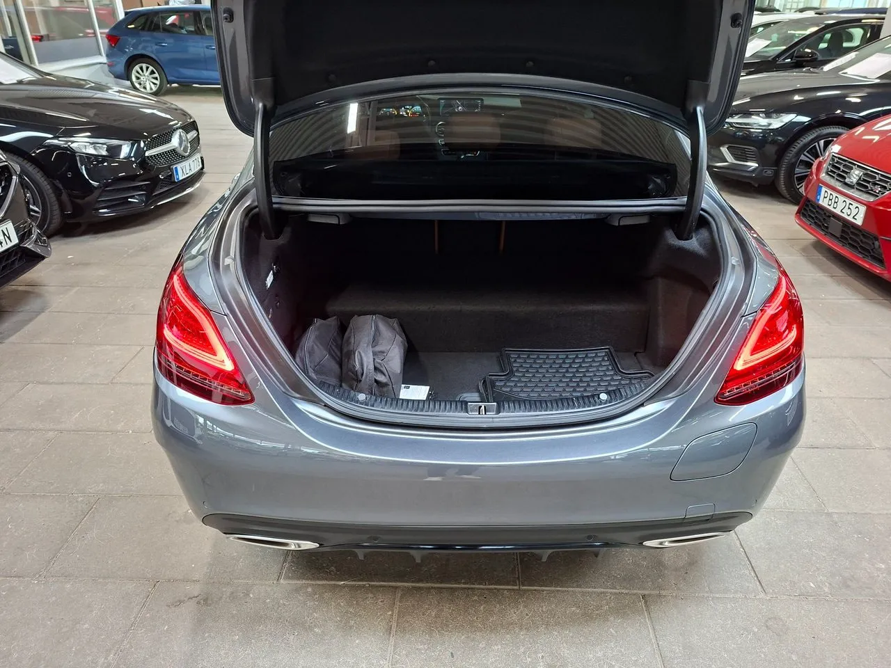 Vehicle image 11