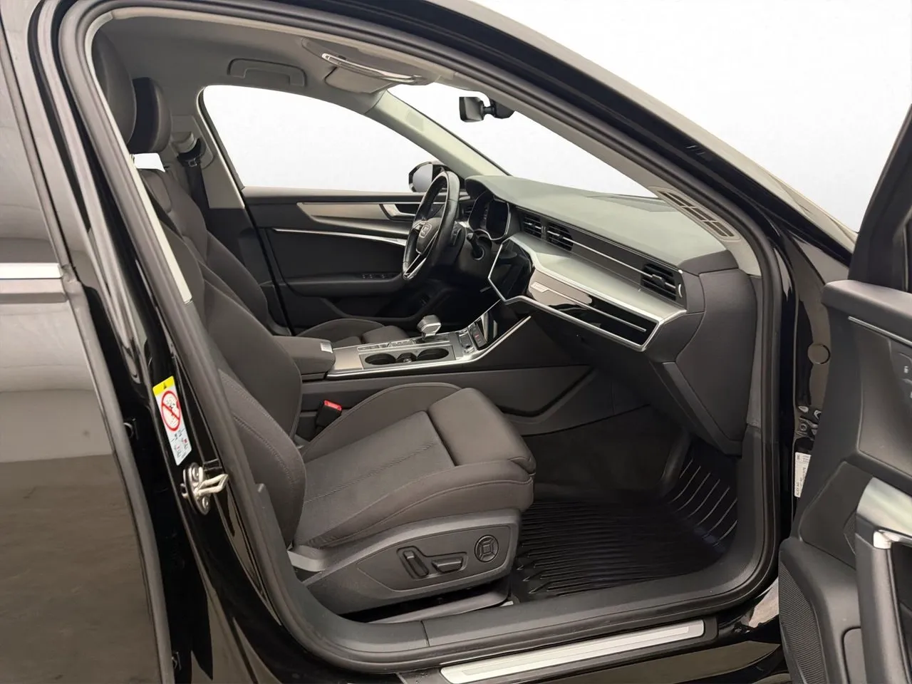 Vehicle image 14