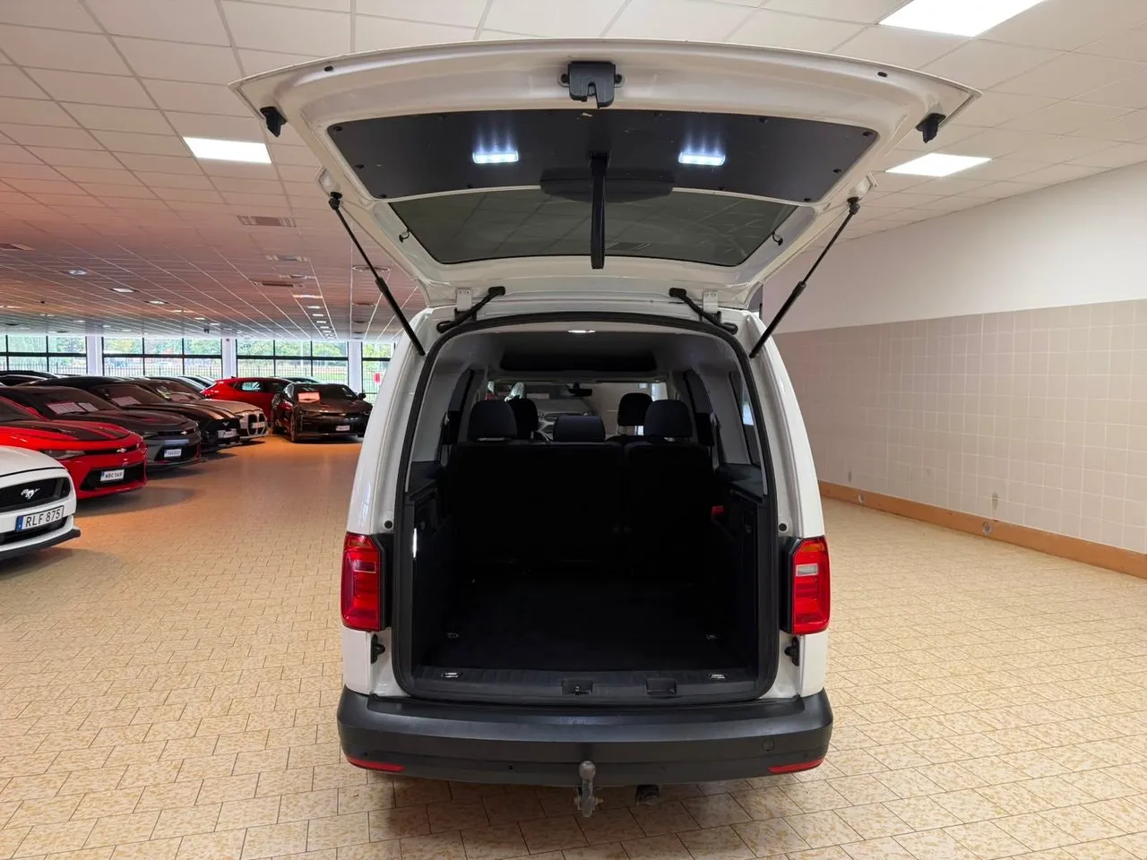 Vehicle image 10